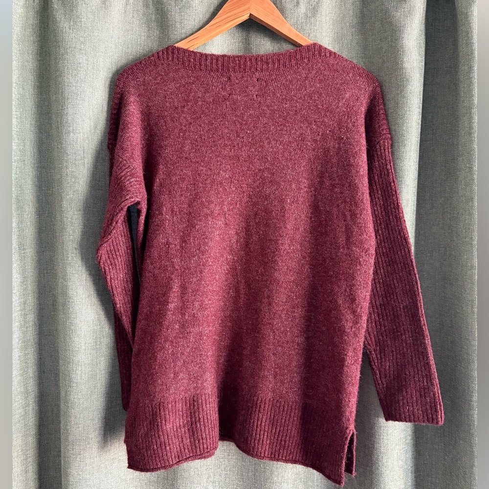 Abercrombie & Fitch Burgundy Knit Wool Like Sweater with Pockets size S - Picture 2 of 3